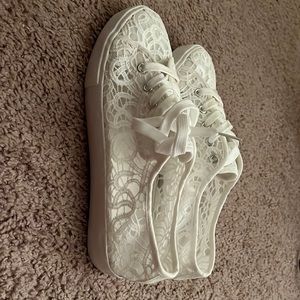 White lace bridal Shoes